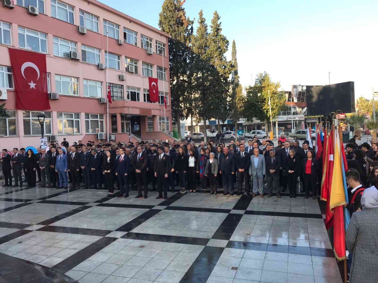 Atatürk, ebediyete intikal edişinin 84. yılında özlemle anıldı