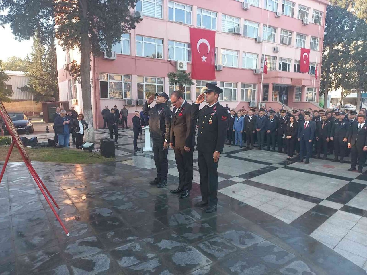 Atatürk, ebediyete intikal edişinin 84. yılında özlemle anıldı