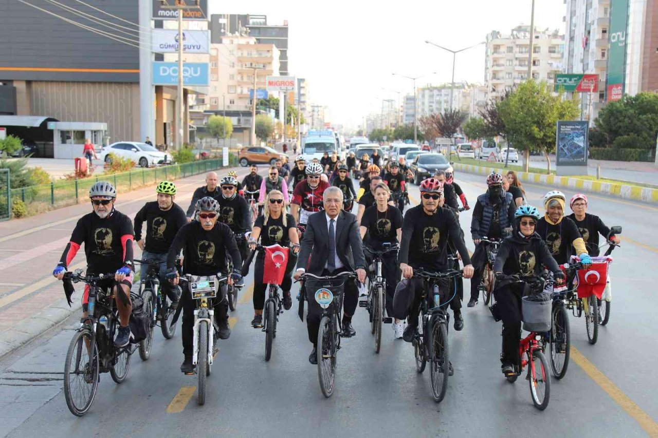 Atatürk, ölümünün 84. yılında Mezitli’de törenle anıldı
