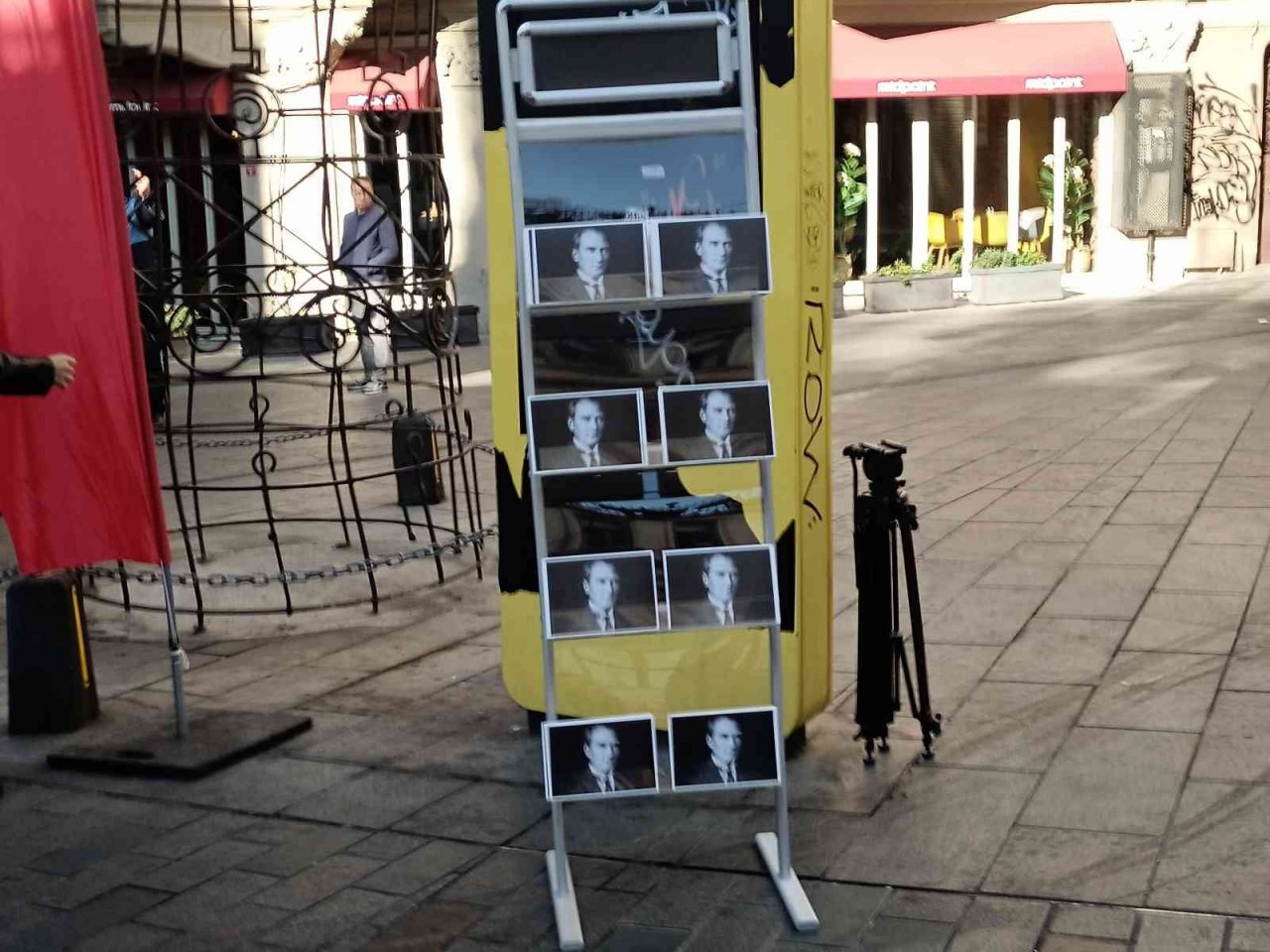 Beyoğlu’nda 10 Kasım’a özel “Atatürk’e Saygı- Dünyanın Gözünden Atatürk” sergisi açıldı