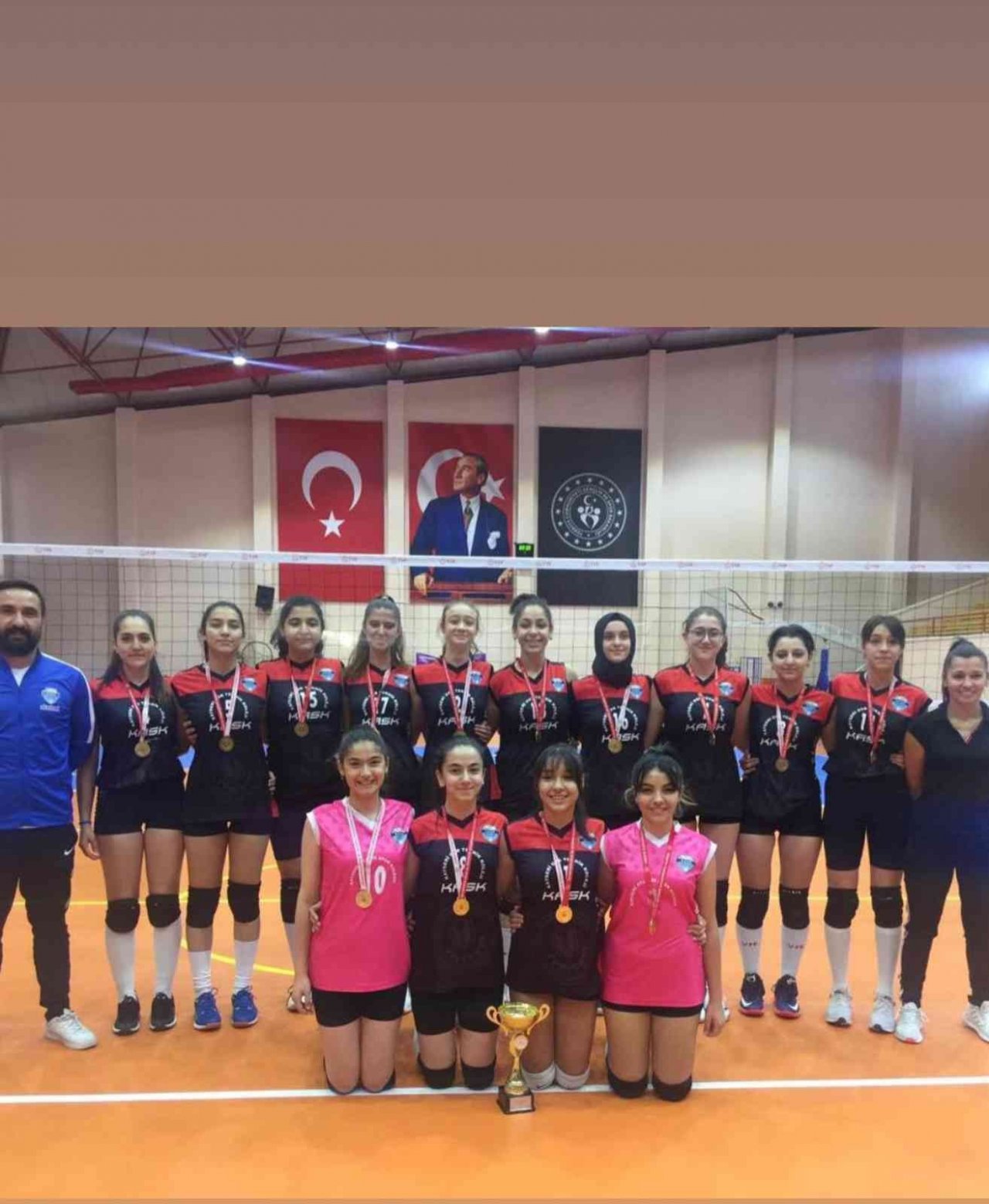 Minel Nefin Özen’e milli davet