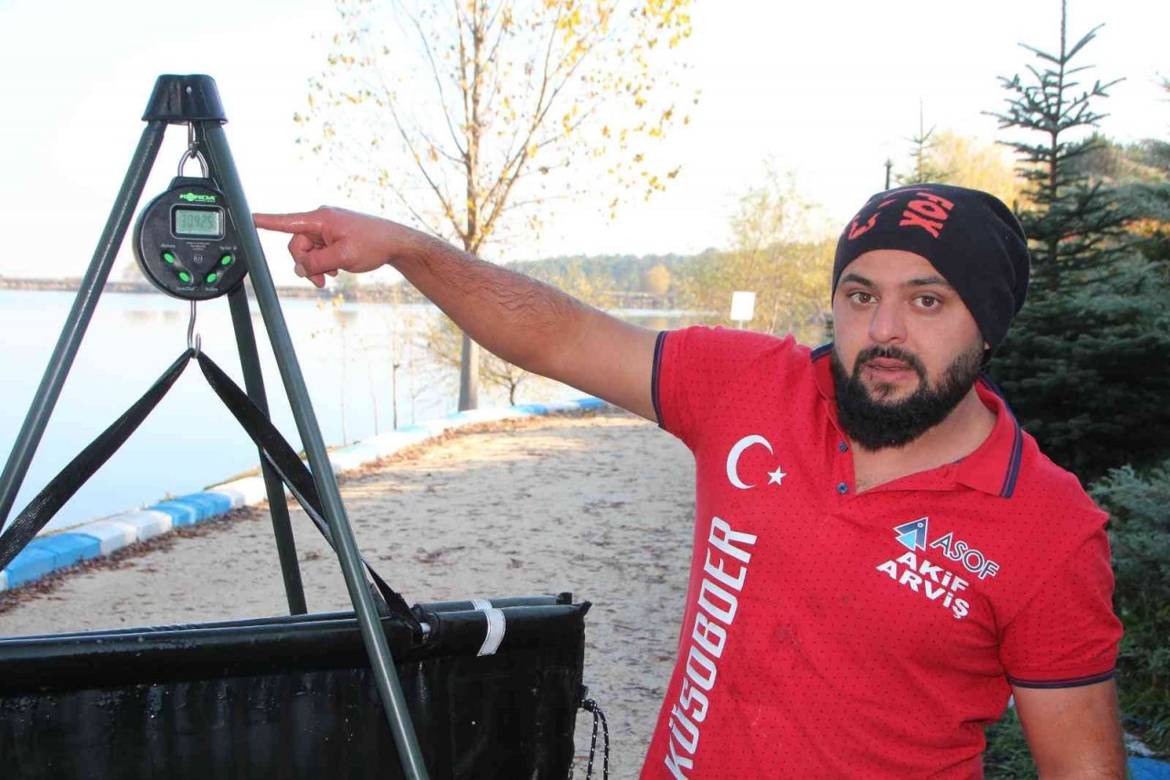 Türkiye’nin en büyük sazanı Bilecik’te yakalandı