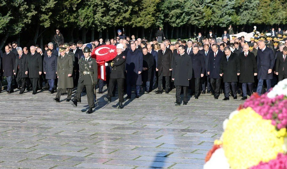 Yargıtay Başkanı Mehmet Akarca, Anıtkabir’de düzenlenen 10 Kasım Atatürk’ü anma törenine katıldı