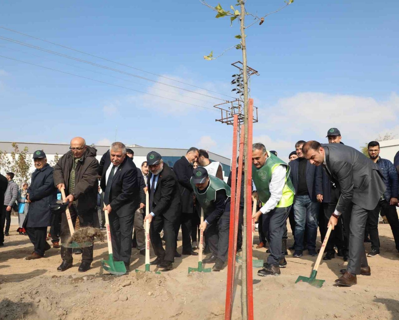 KAYÜ Develi Seyrani Kampüsünde Ağaçlandırma Çalışması Yapıldı