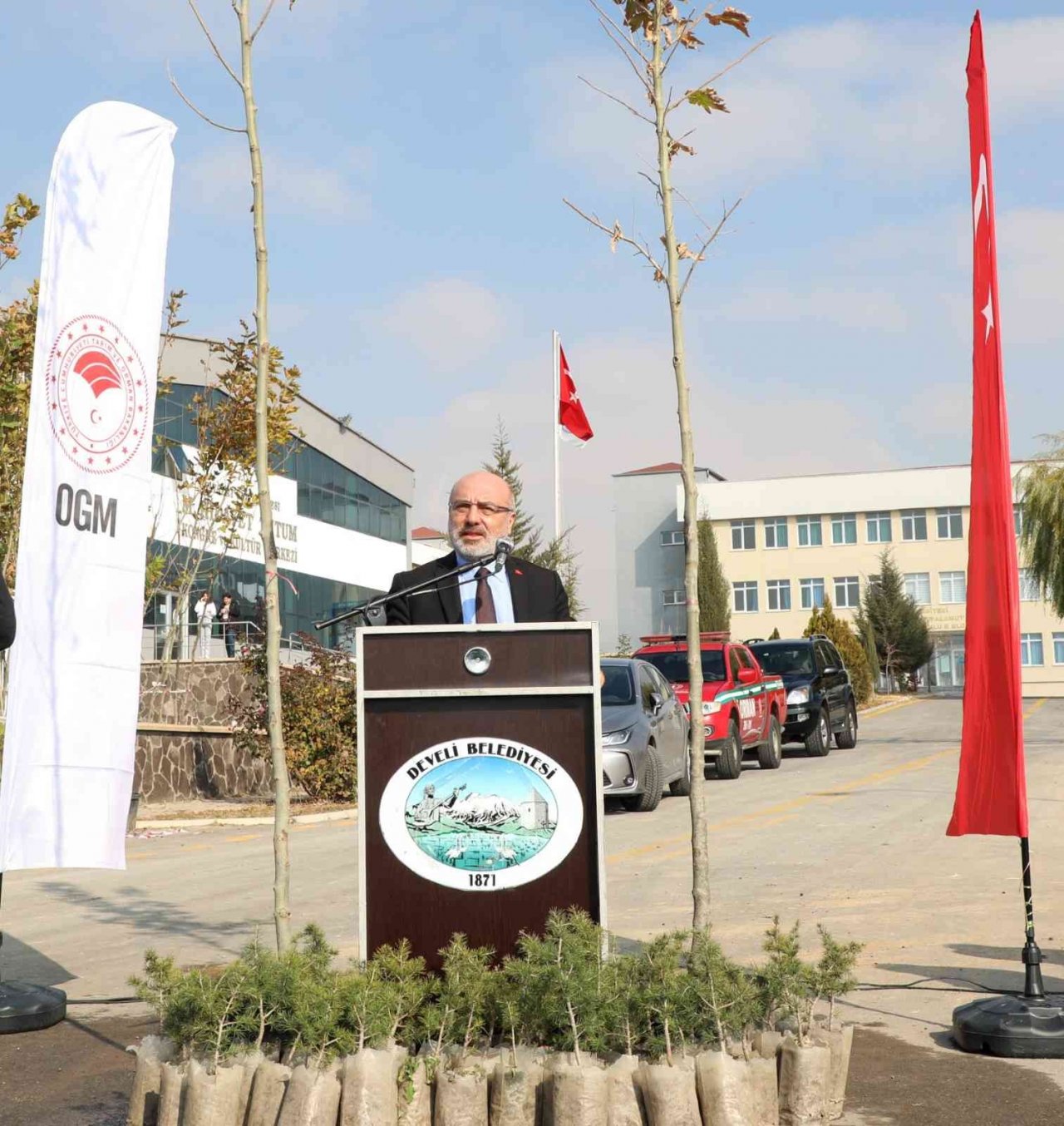 KAYÜ Develi Seyrani Kampüsünde Ağaçlandırma Çalışması Yapıldı