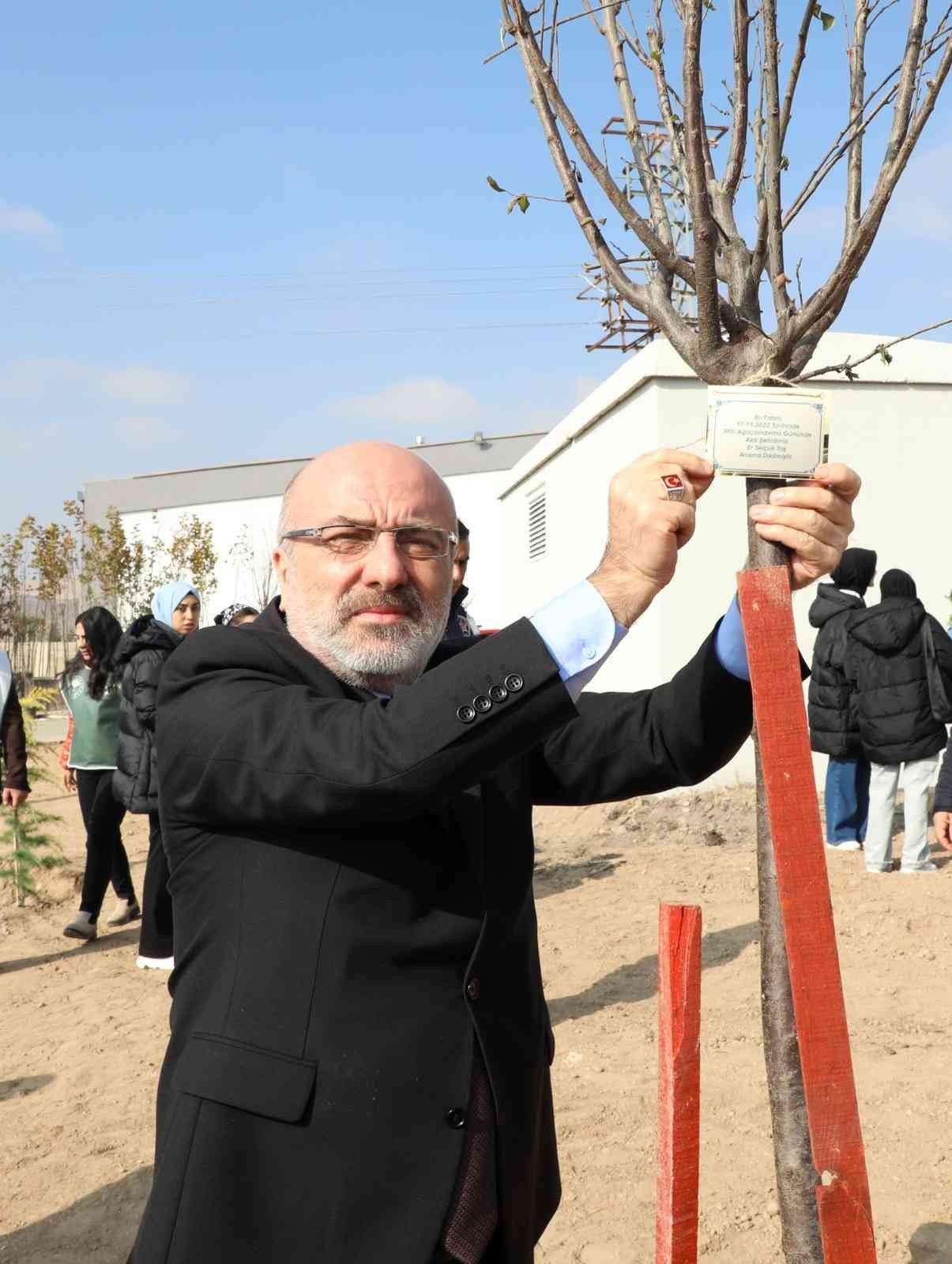 KAYÜ Develi Seyrani Kampüsünde Ağaçlandırma Çalışması Yapıldı