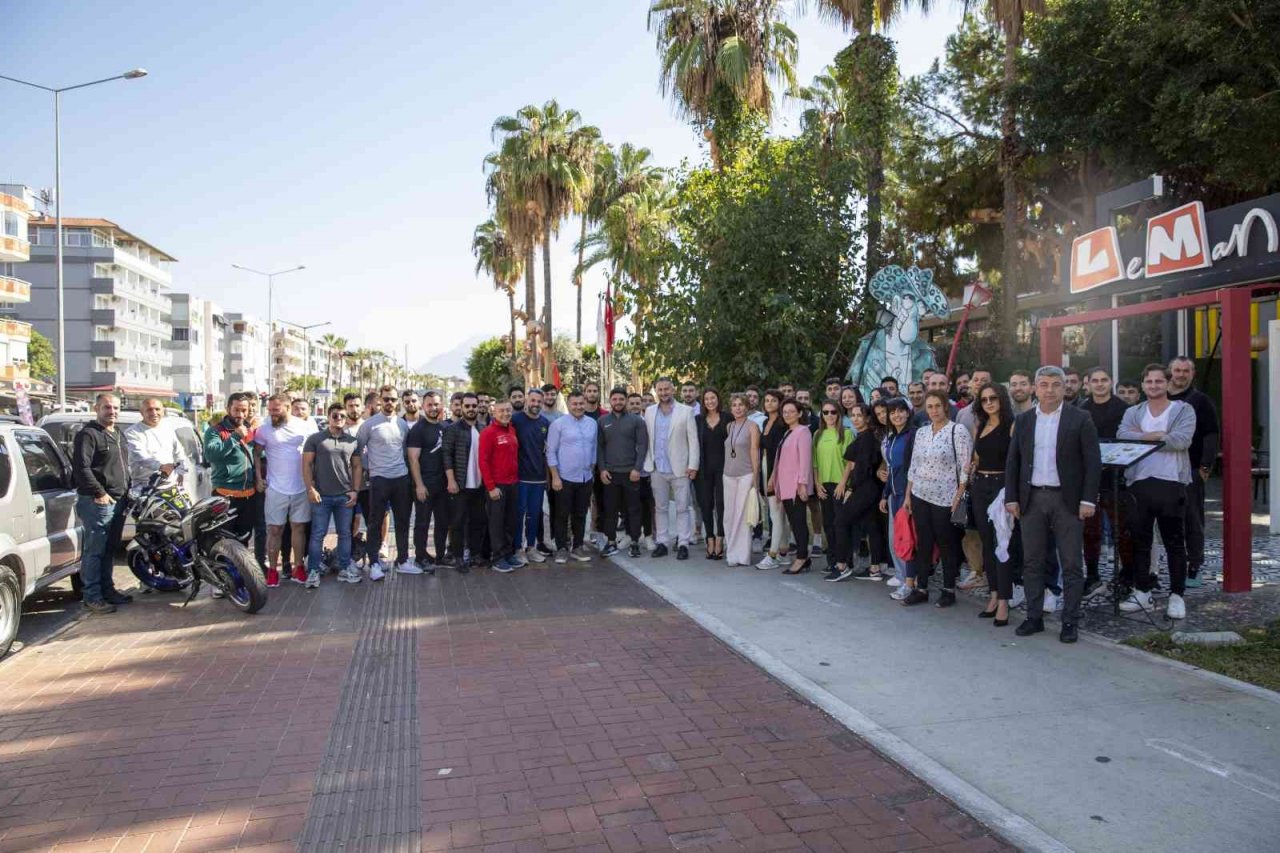 Başkan Yücel, fitness antrenörlerine kentteki yatırımları anlattı