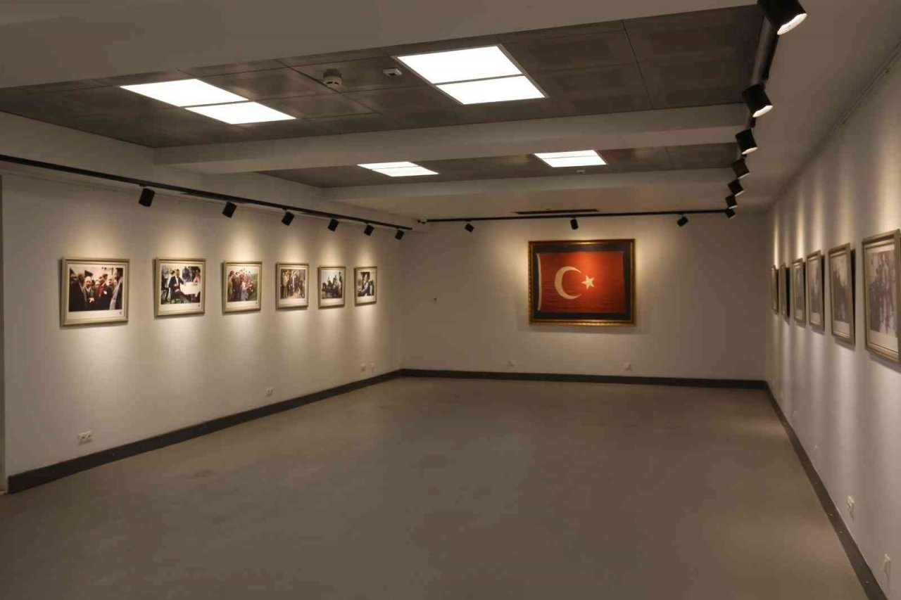 Fotoğraflarla Atatürk Sergisi Kepez’de