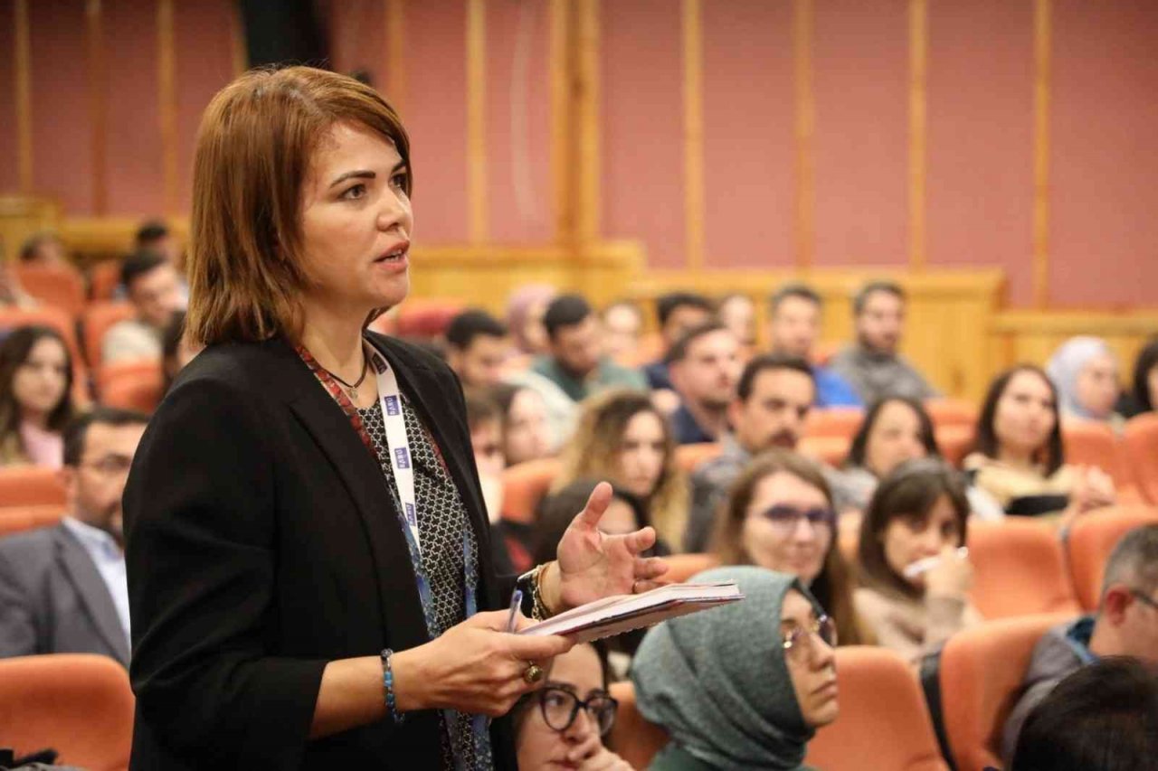 “Uluslararası Bilimsel Dergilerde Makale Yazma ve Yayınlama Teknikleri” semineri yapıldı