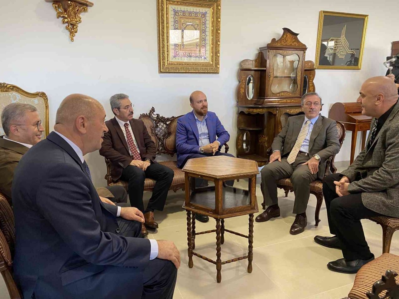 Üsküdar’da, geçmişten izleri bugüne taşıyan Antikacılar Çarşısı açıldı