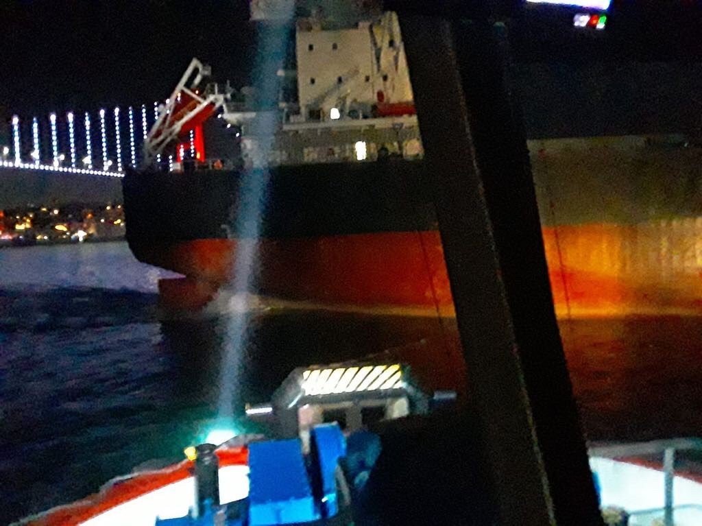 Boğaz’da arızalanan 128 metre boyundaki yük gemisi kurtarıldı