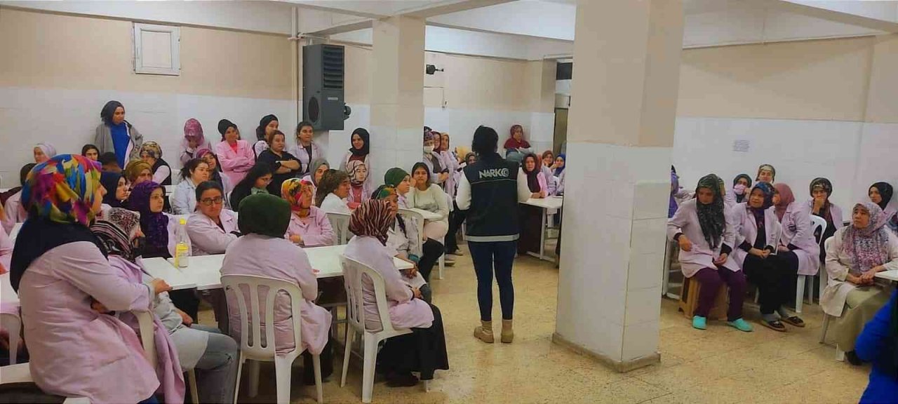 Narkotik ekiplerinden ailelere uyuşturucu eğitimi