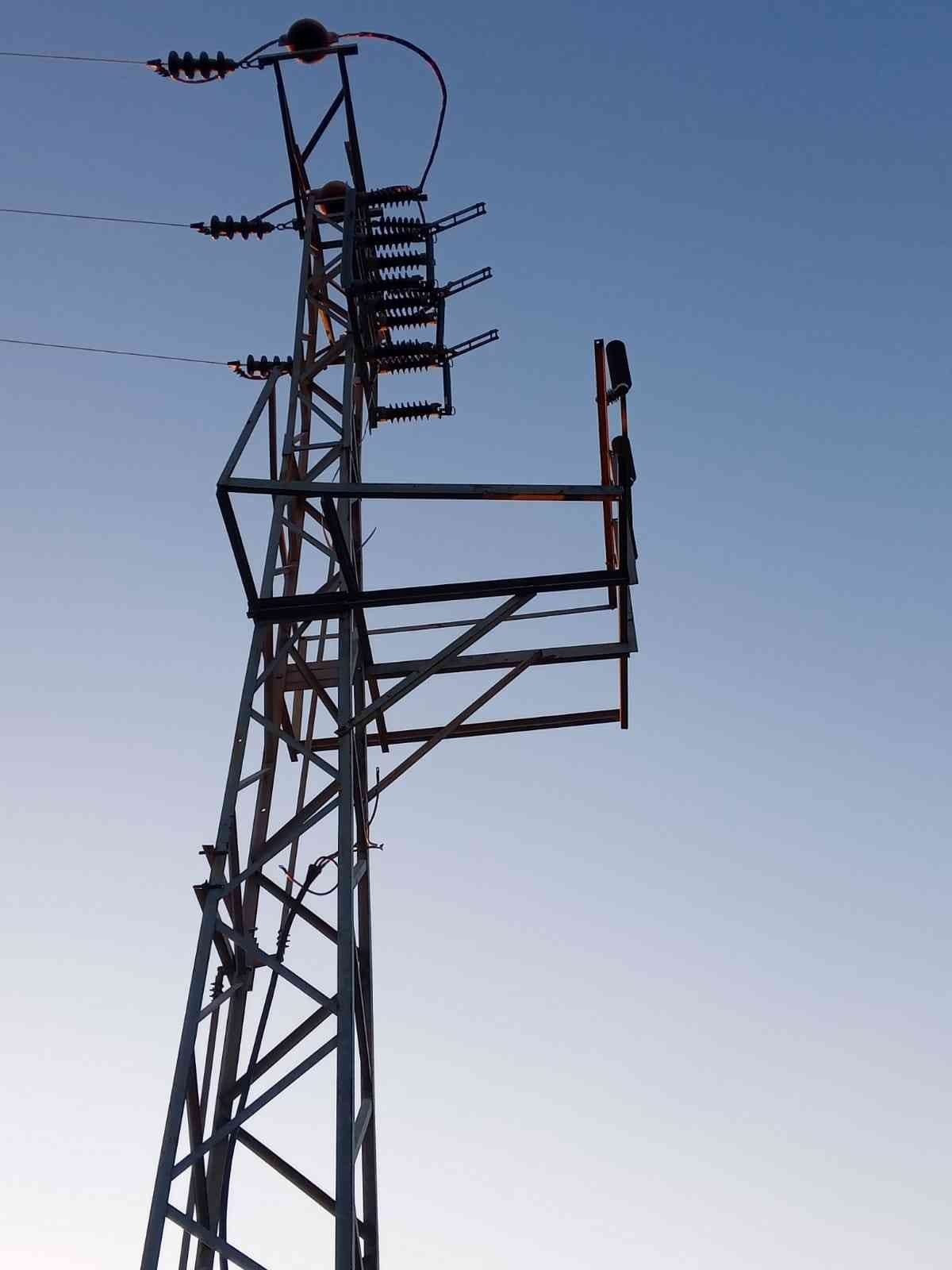 Hırsızlar sulamada kullanılan trafonun yağını çaldılar