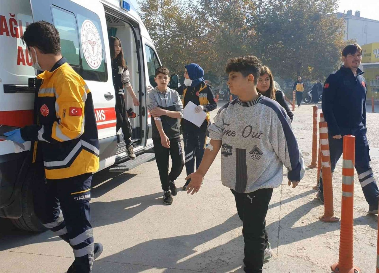Bursa’da gıda zehirlenmesi sonucu 13 öğrenci hastanelik oldu