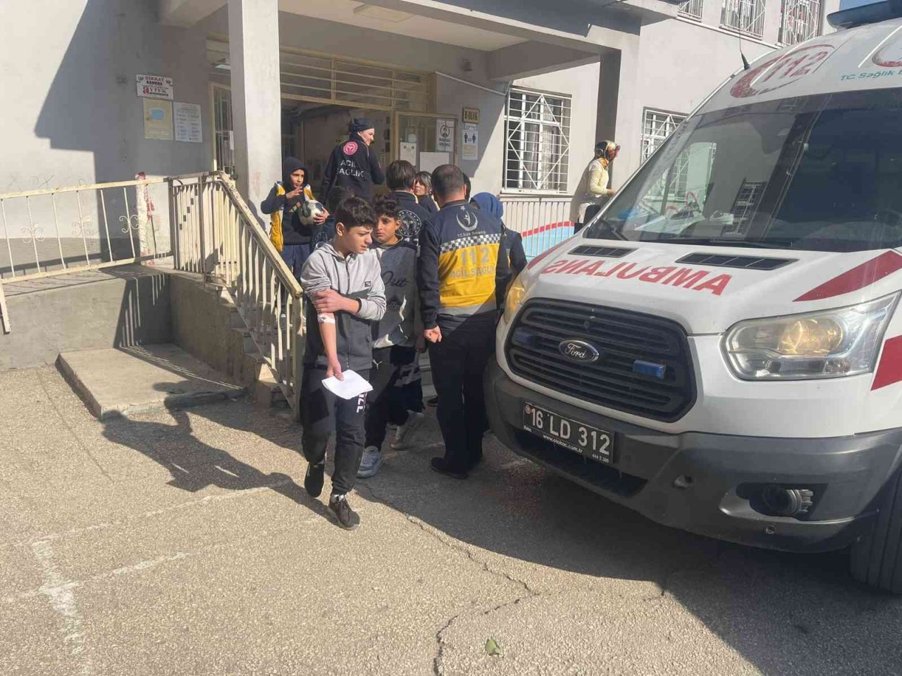 Bursa’da gıda zehirlenmesi sonucu 13 öğrenci hastanelik oldu