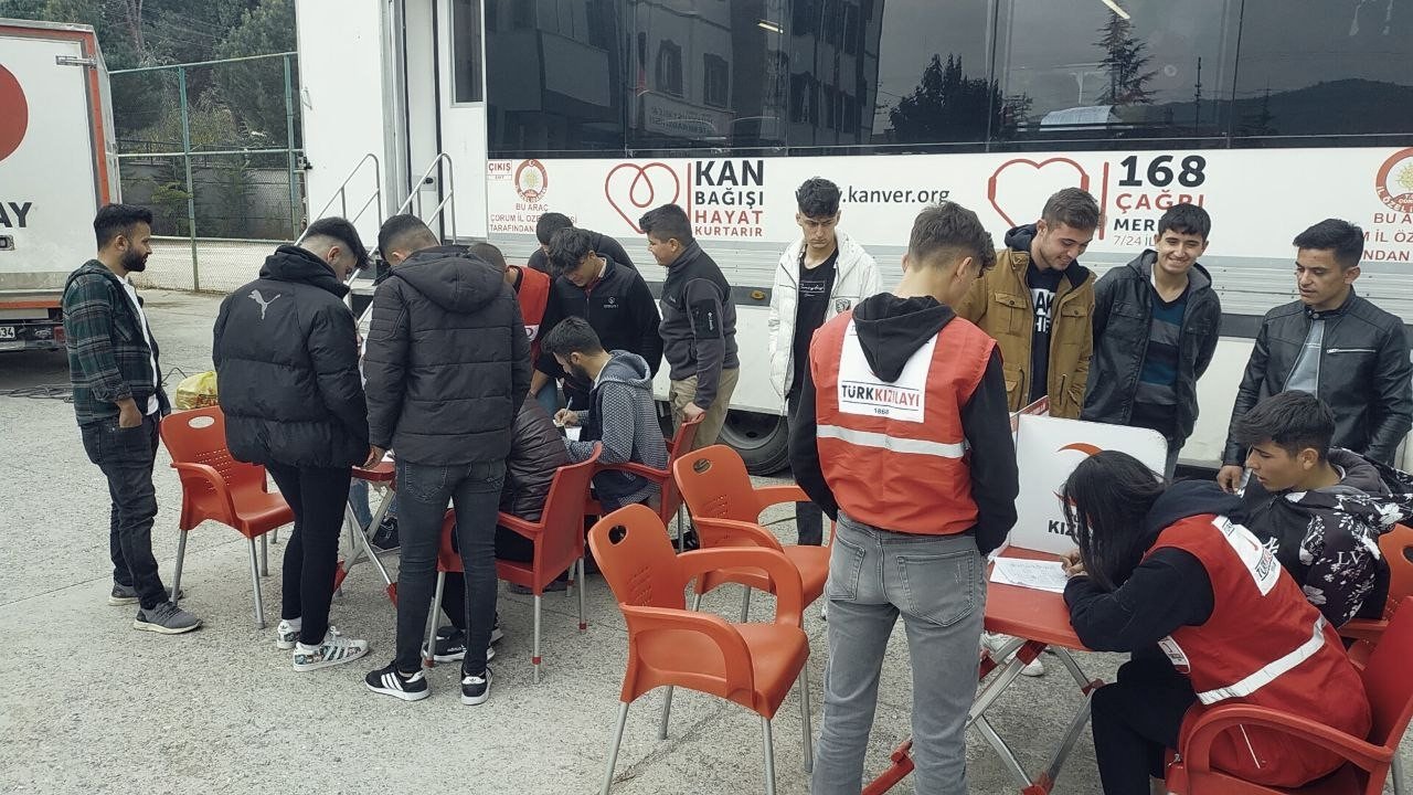 Okuldaki kan bağışı kampanyasına talep yağdı, Çorum’da kan bağışı rekoru kırıldı