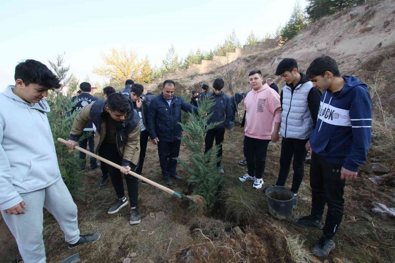 Hacılar’da bin 111 Fidan Toprakla Buluştu