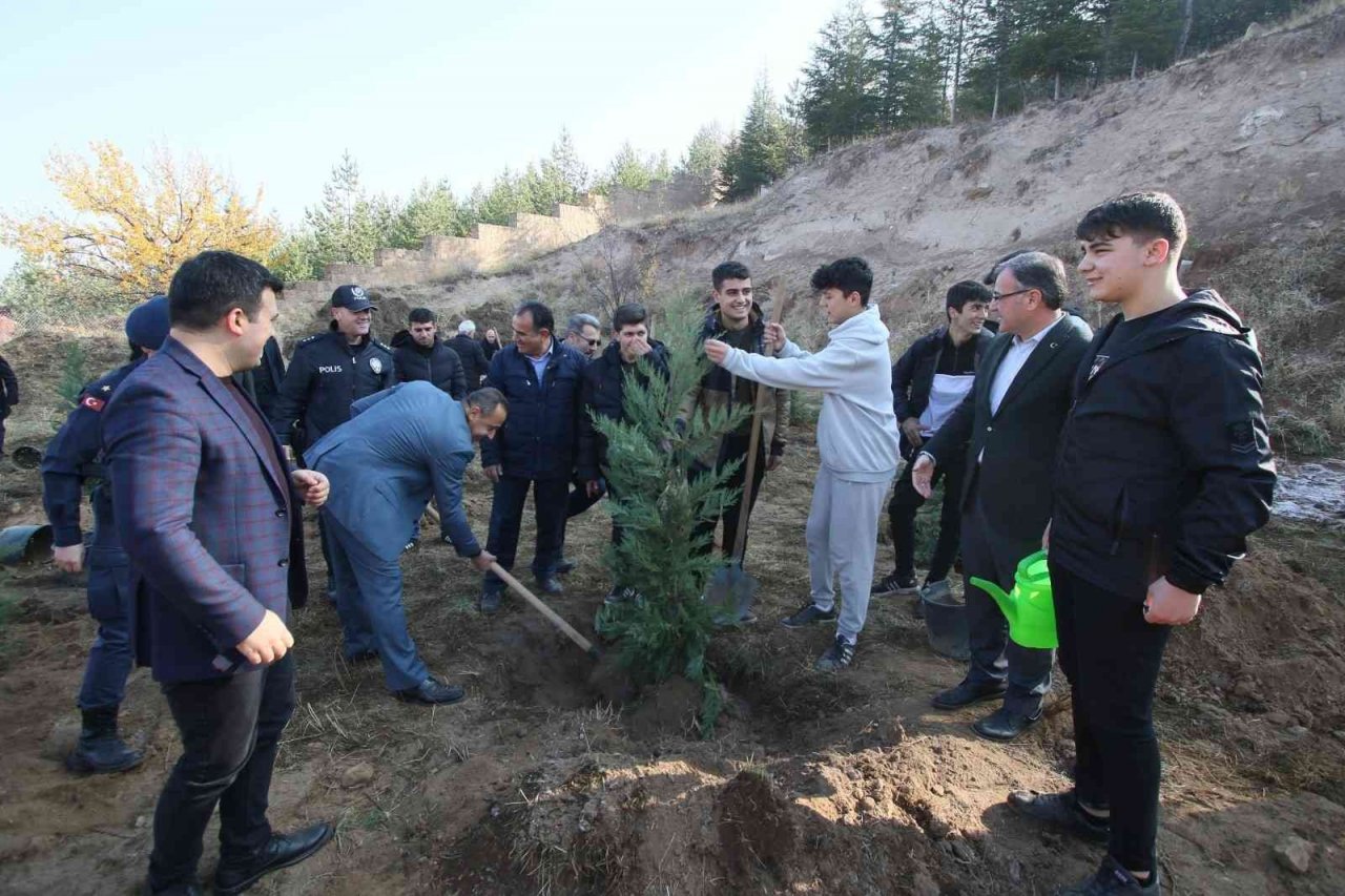 Hacılar’da bin 111 Fidan Toprakla Buluştu