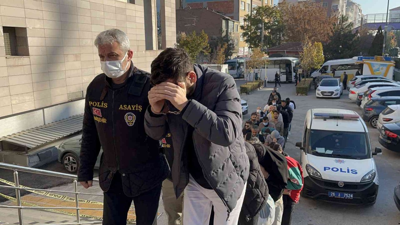 Dolandırıcılık zanlısı kadınlardan ilginç işaret ve sözler