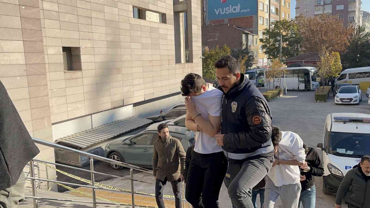 Dolandırıcılık zanlısı kadınlardan ilginç işaret ve sözler