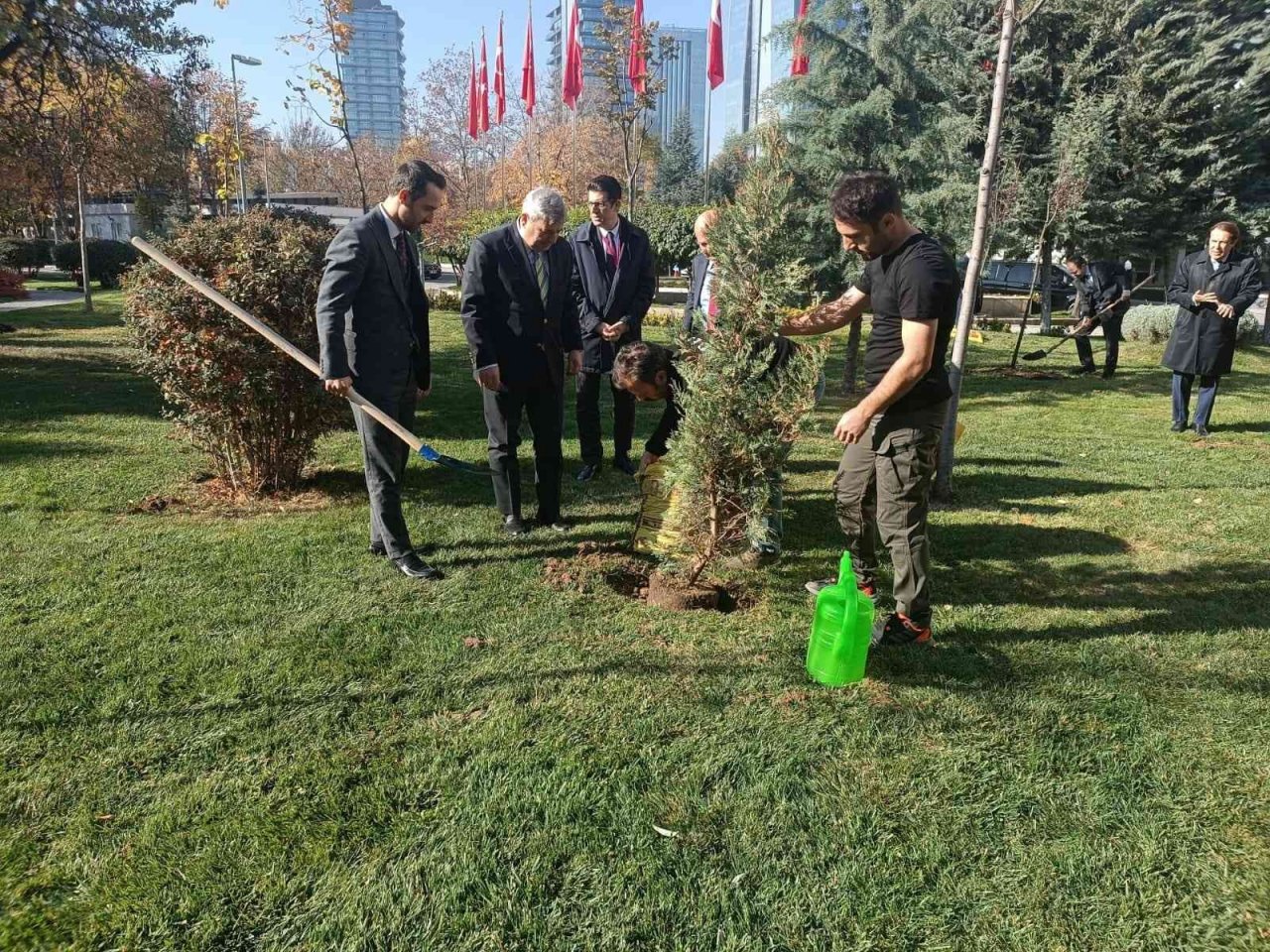 Dışişleri Bakanlığına 44 ağaç dikildi