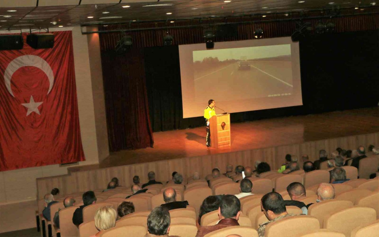 Fahri trafik müfettişlerine bilgilendirme toplantısı yapıldı