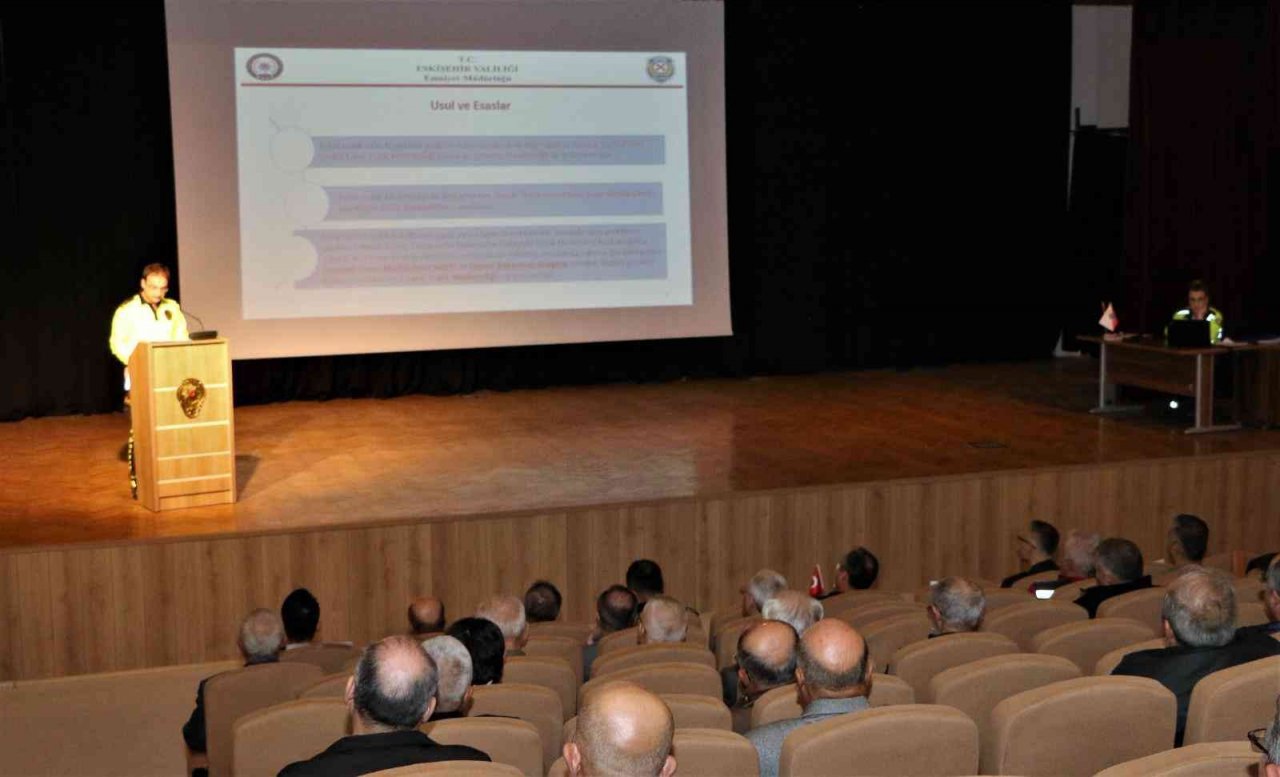Fahri trafik müfettişlerine bilgilendirme toplantısı yapıldı