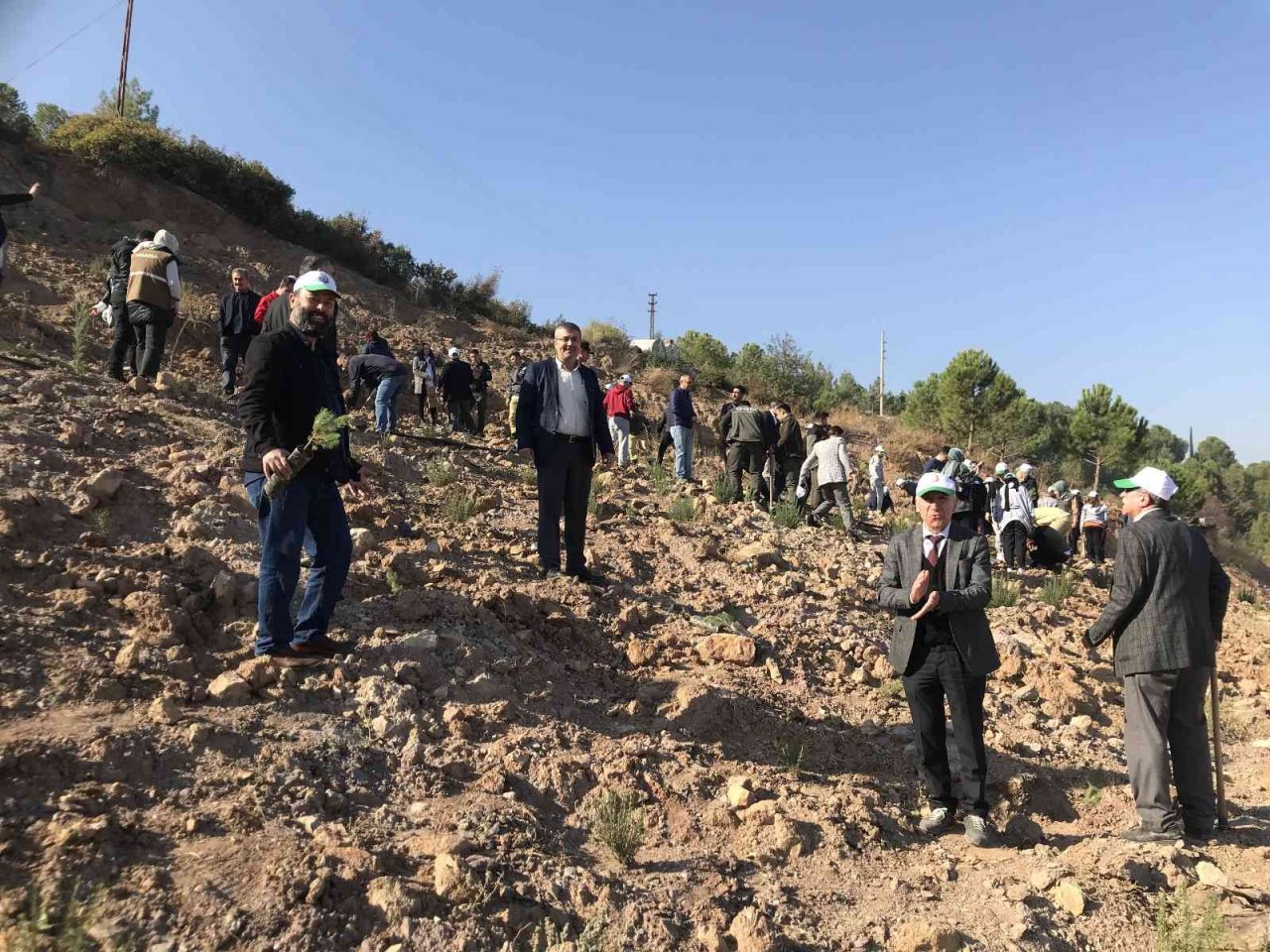 Gelecek için binlerce fidan diktiler