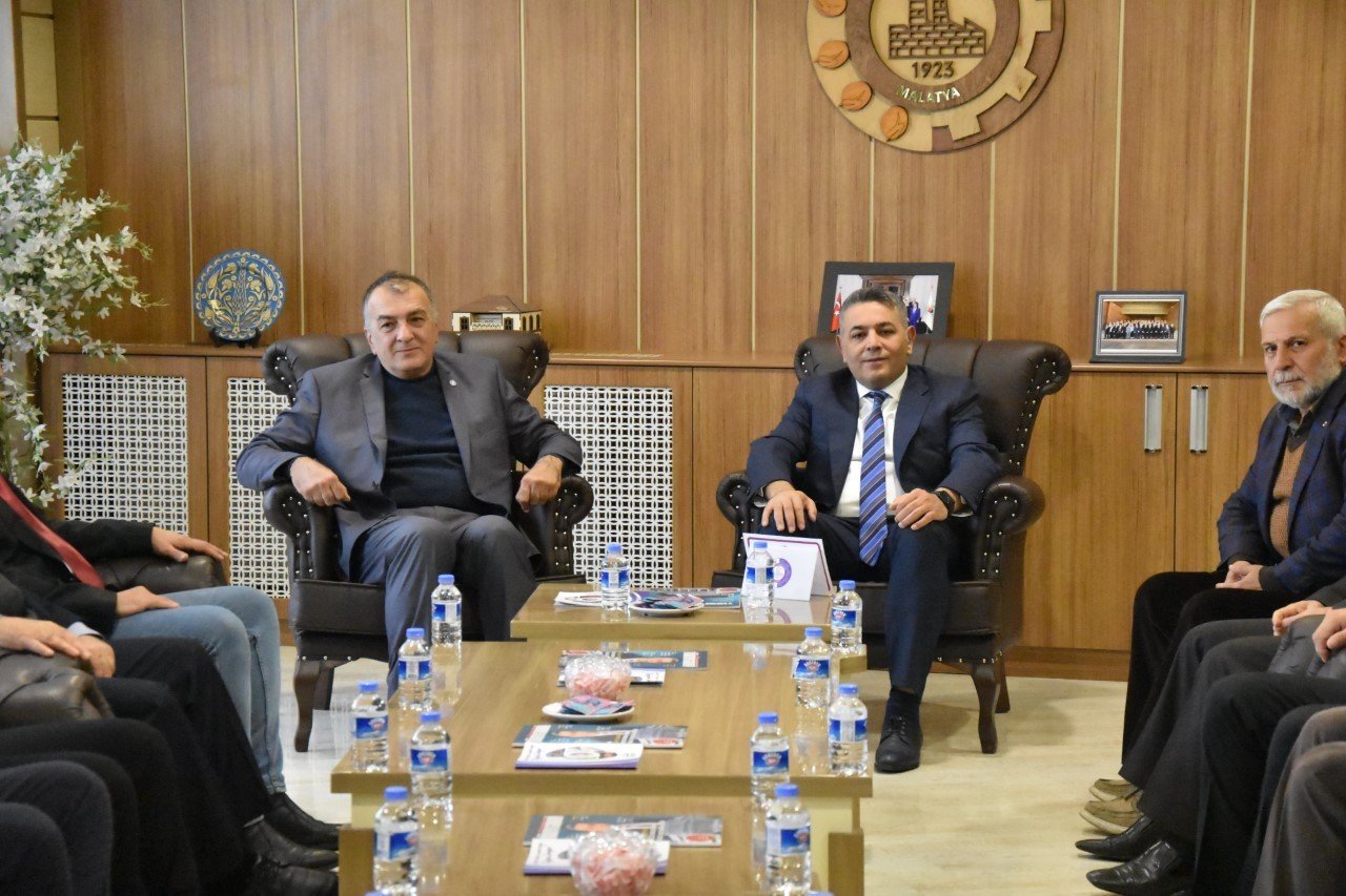 Başkan Sadıkoğlu: “İstişare kültürünü önemsiyoruz”