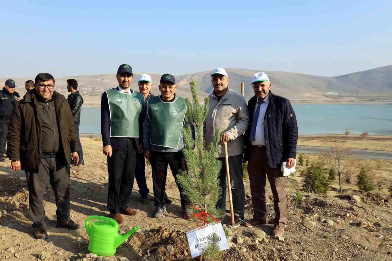 Yahyalı’da Fidanlar toprakla Buluştu
