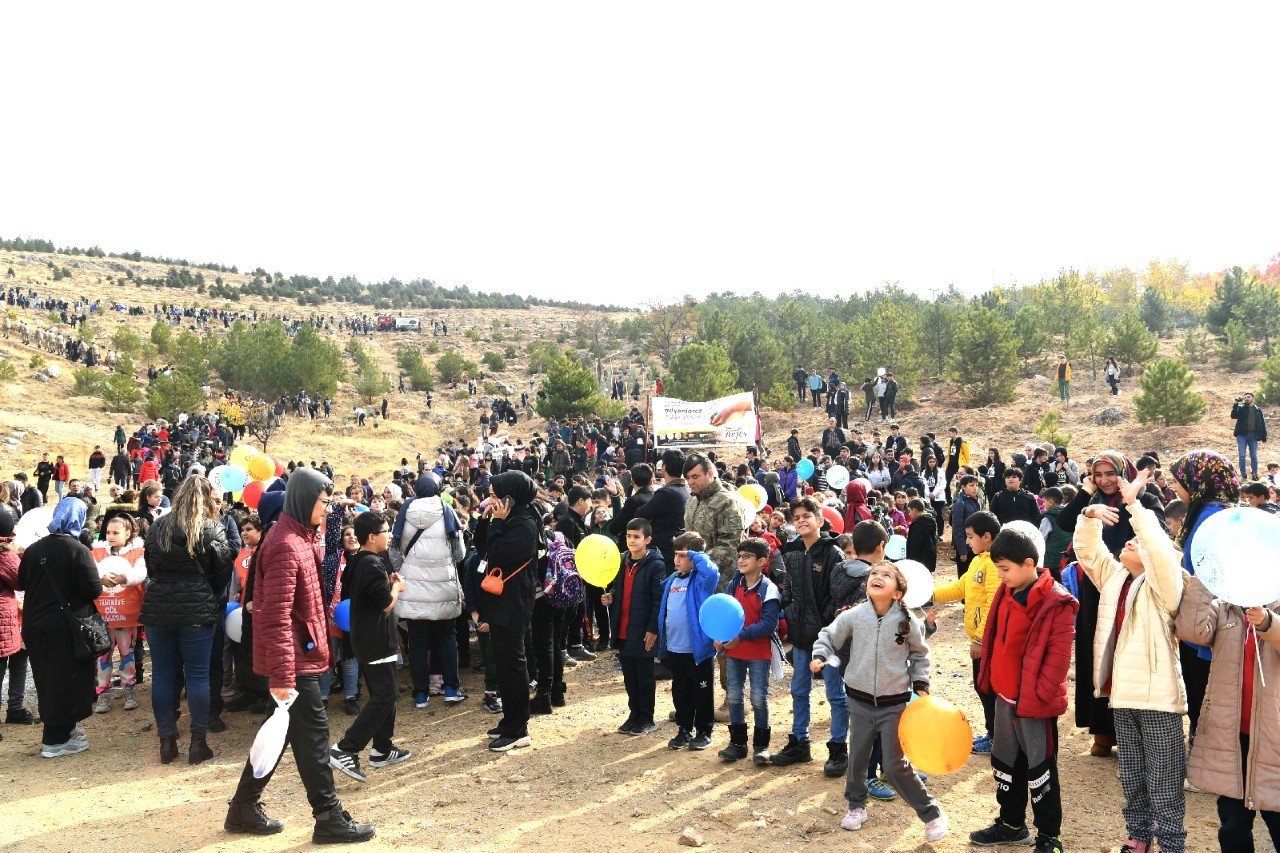Malatya’da Türkiye Yüzyılına Nefes için fidan dikildi