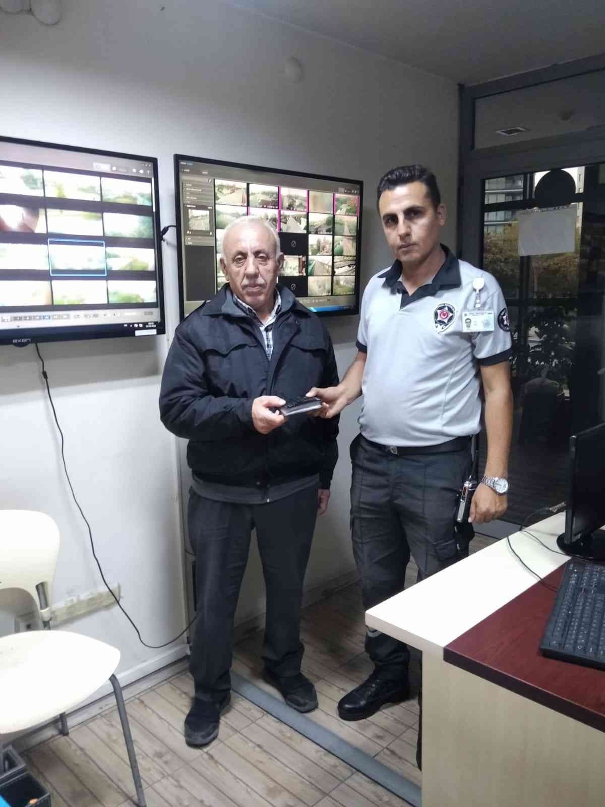 Zabıta ekipleri 456 adet değerli eşyayı sahiplerine ulaştırdı