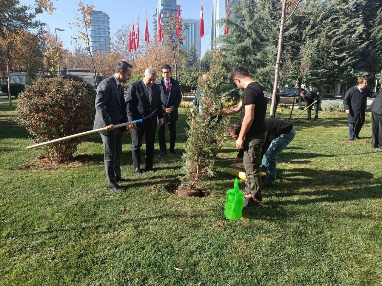 Dışişleri Bakanlığına 44 ağaç dikildi