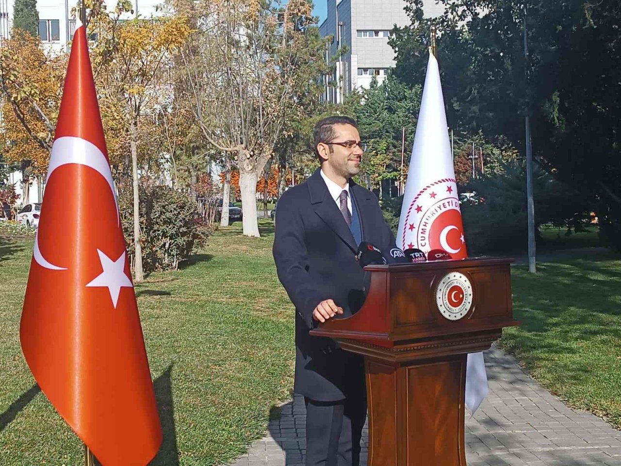 Dışişleri Bakanlığına 44 ağaç dikildi