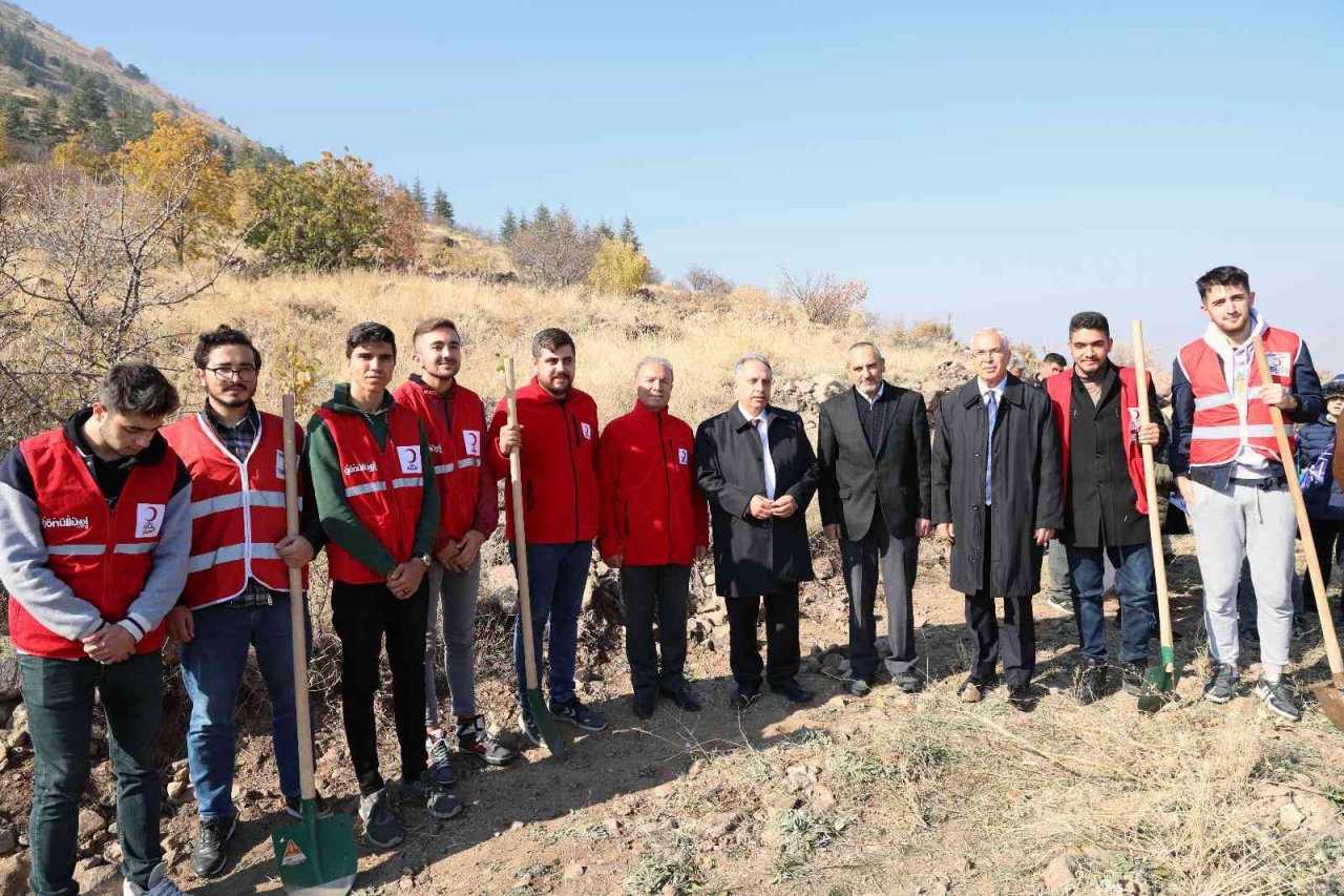 Talas’ta şenlik gibi ağaçlandırma günü