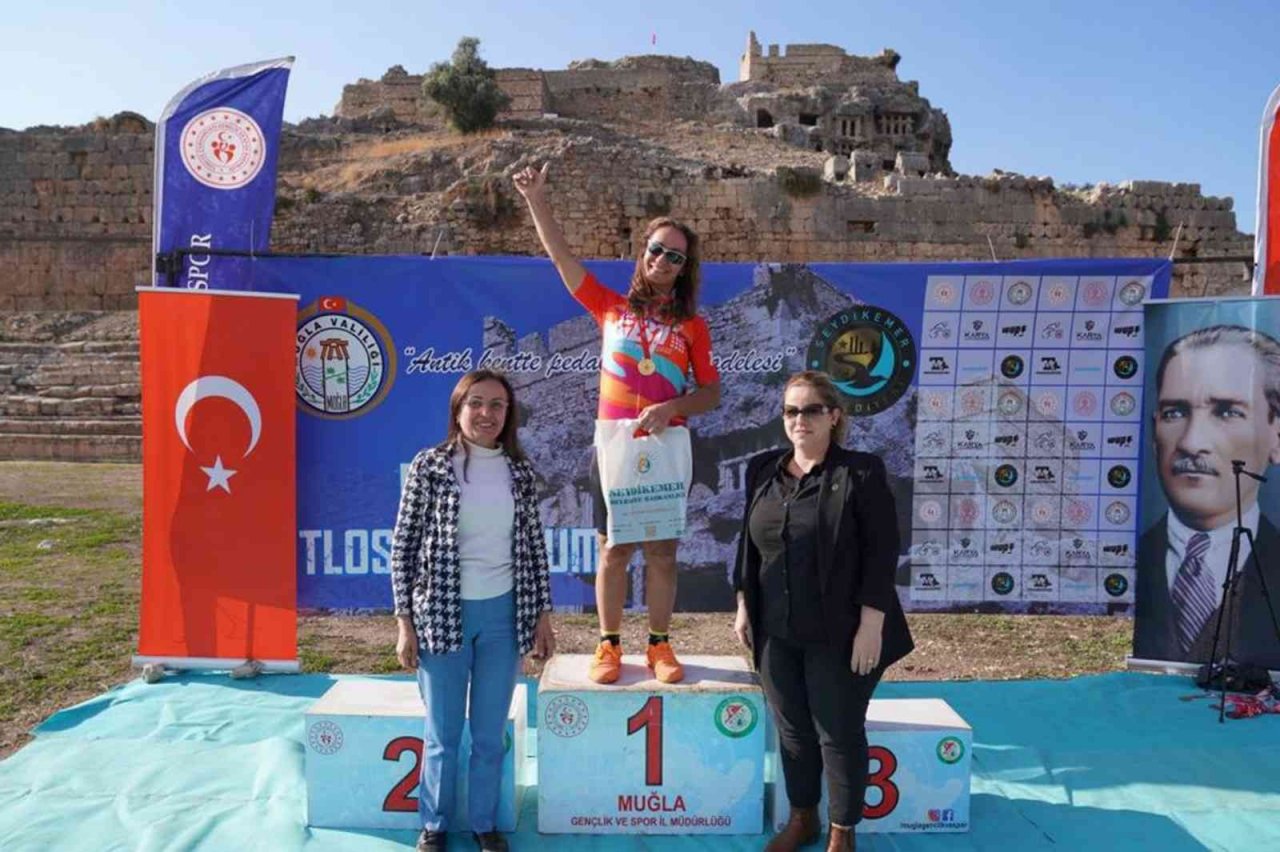 Bisikletçiler Tlos Antik kentinde yarıştı