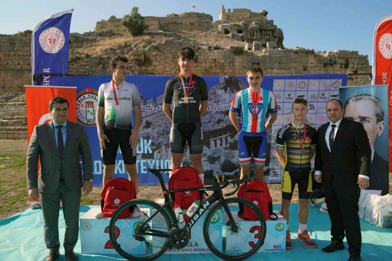 Bisikletçiler Tlos Antik kentinde yarıştı
