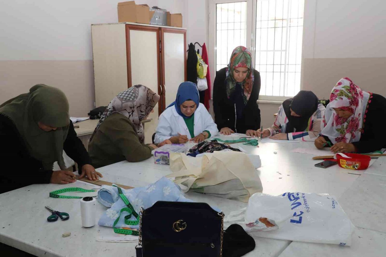 Şehitkamil’de kadınlardan giyim kursuna yoğun talep