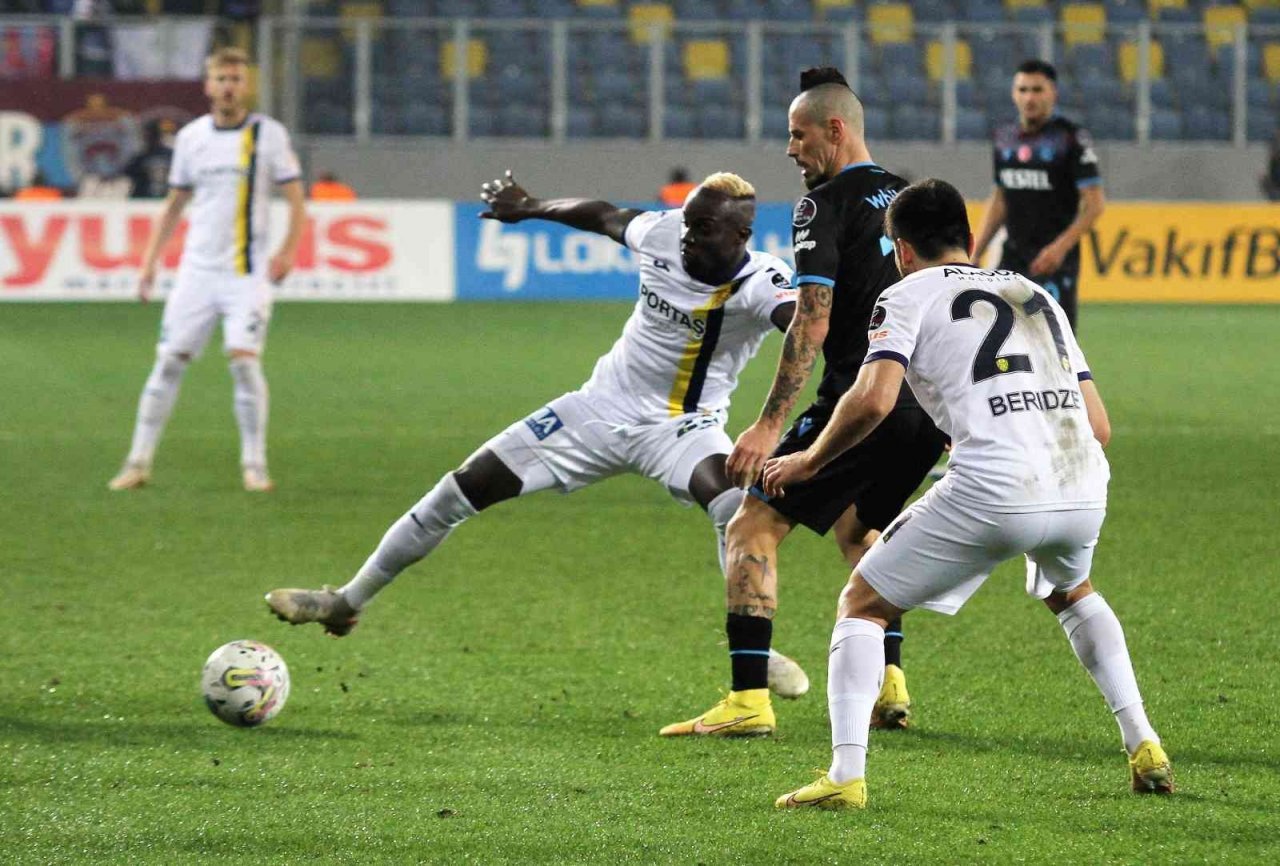 Spor Toto Süper Lig: MKE Ankaragücü: 1 - Trabzonspor: 1 (Maç sonucu)