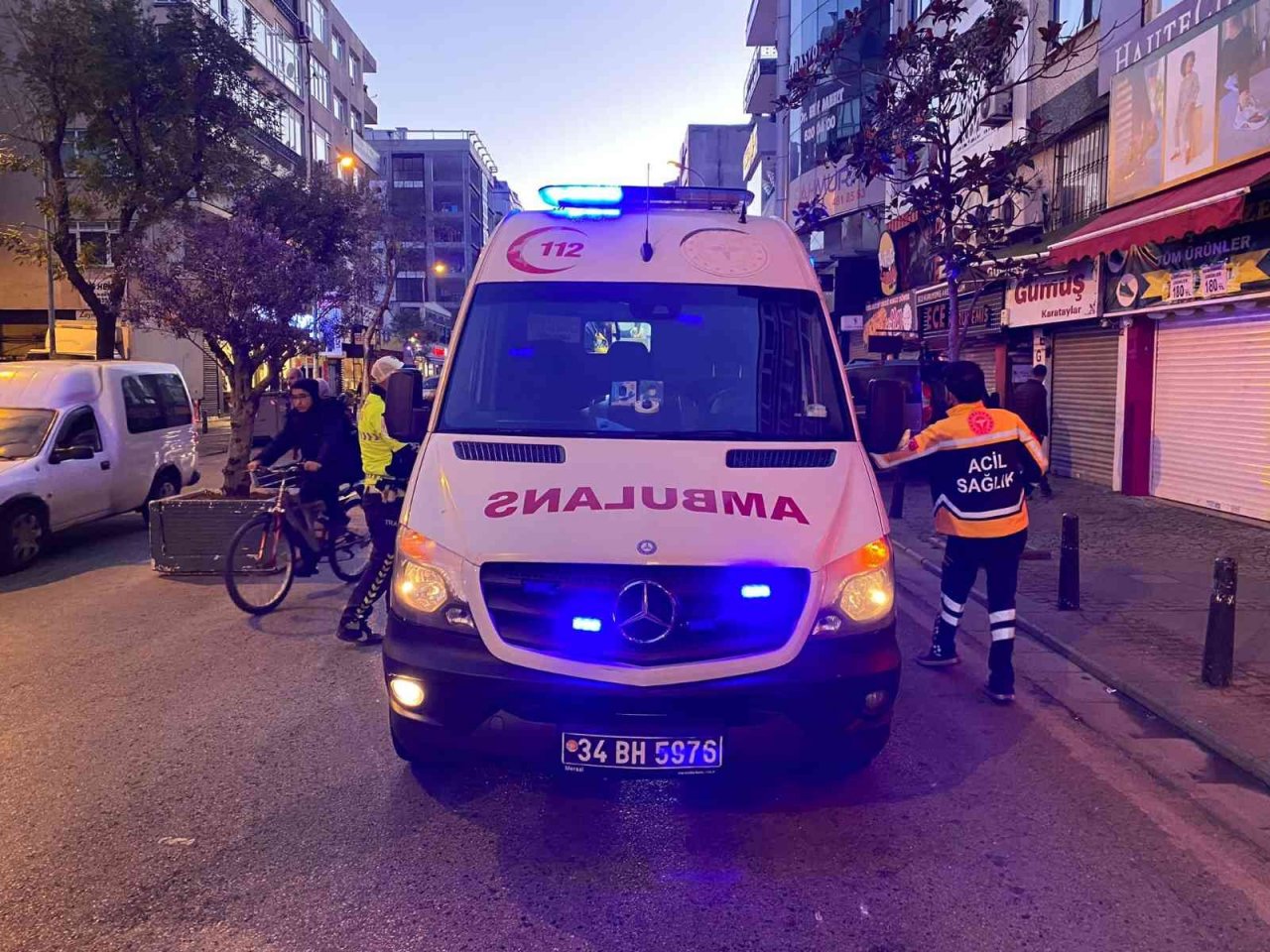 Ümraniye’de eşini işe bırakırken kaza yaptı: 2 yaralı