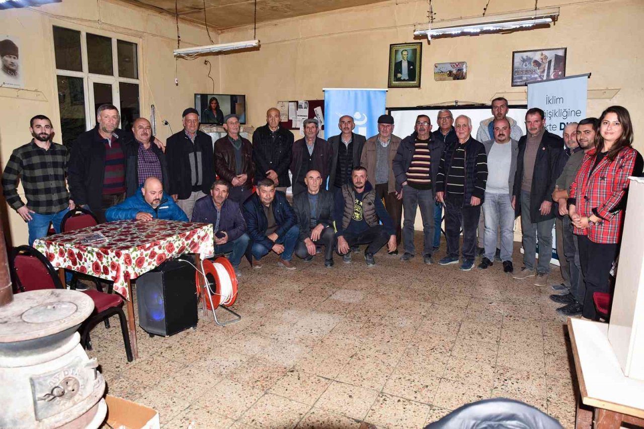 İklim Sözcüleri Çukurhisar’daki üreticilerini bilgilendirdi