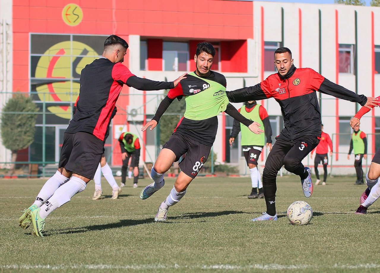 Eskişehirspor, Ağrı 1970 Spor maçına hazırlanıyor
