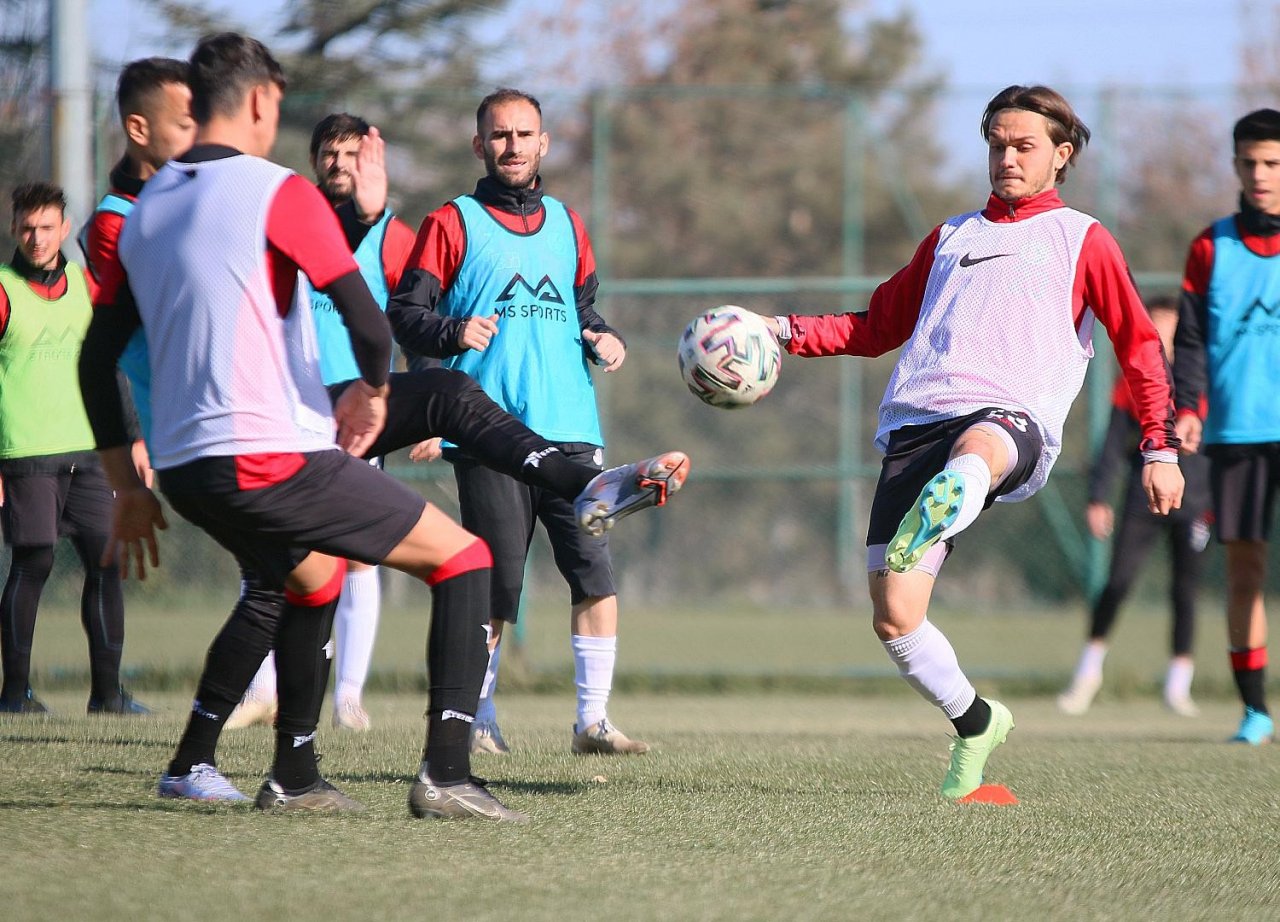 Eskişehirspor, Ağrı 1970 Spor maçına hazırlanıyor