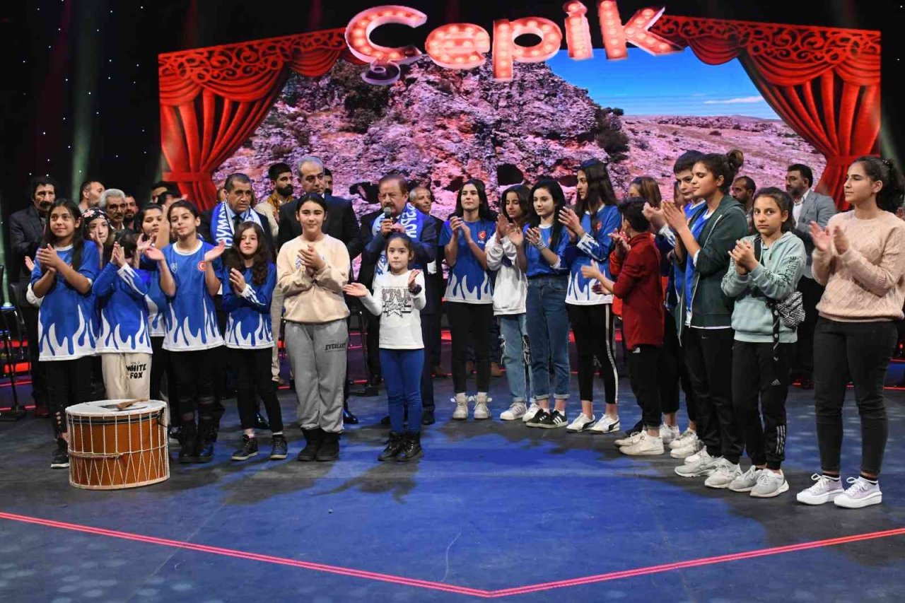 TRT Kürdi Çepik (Alkış) programı Aydın Aydın ile Rekora Koşuyor