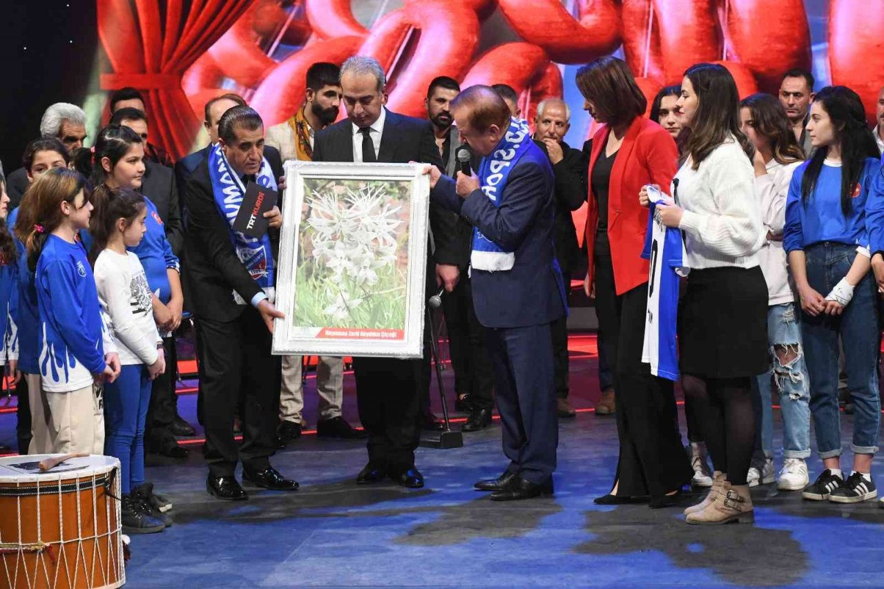 TRT Kürdi Çepik (Alkış) programı Aydın Aydın ile Rekora Koşuyor