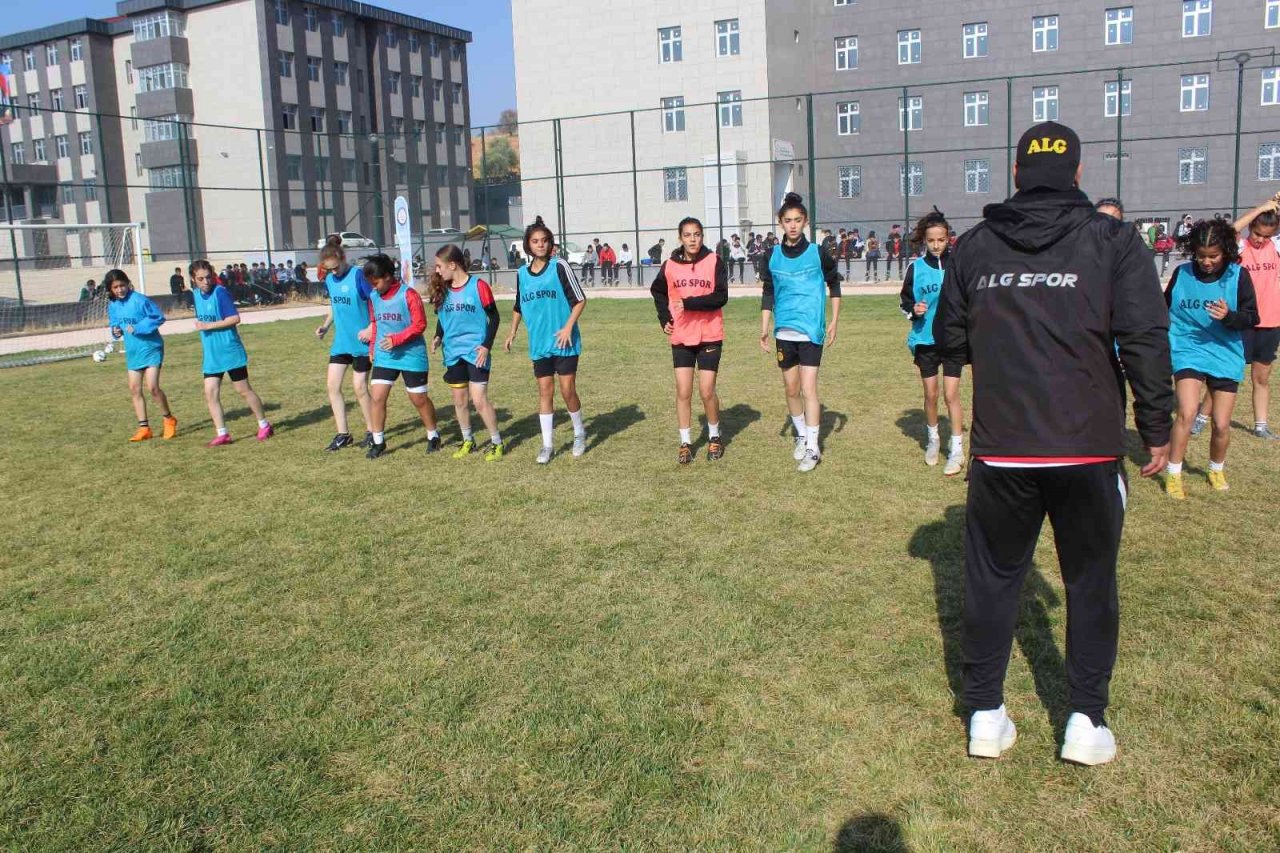 Gaziantep ALG Spor kadın futbolunun yeni yıldızlarını arıyor
