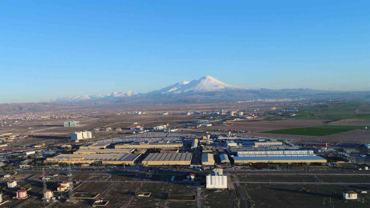 Türkiye’de ürettikleri her iki kamyondan birini ihraç ediyorlar