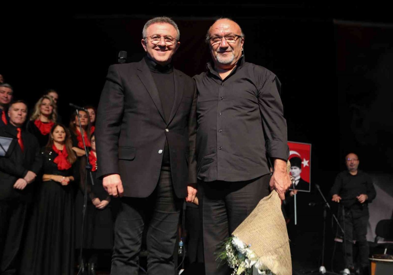 Atatürk Nilüfer’de sevdiği türkülerle anıldı