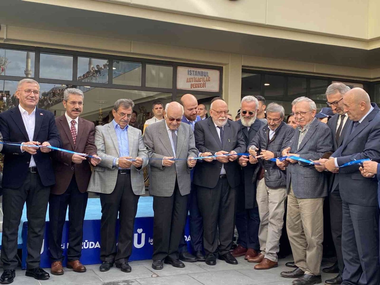 Üsküdar’da, geçmişten izleri bugüne taşıyan Antikacılar Çarşısı açıldı