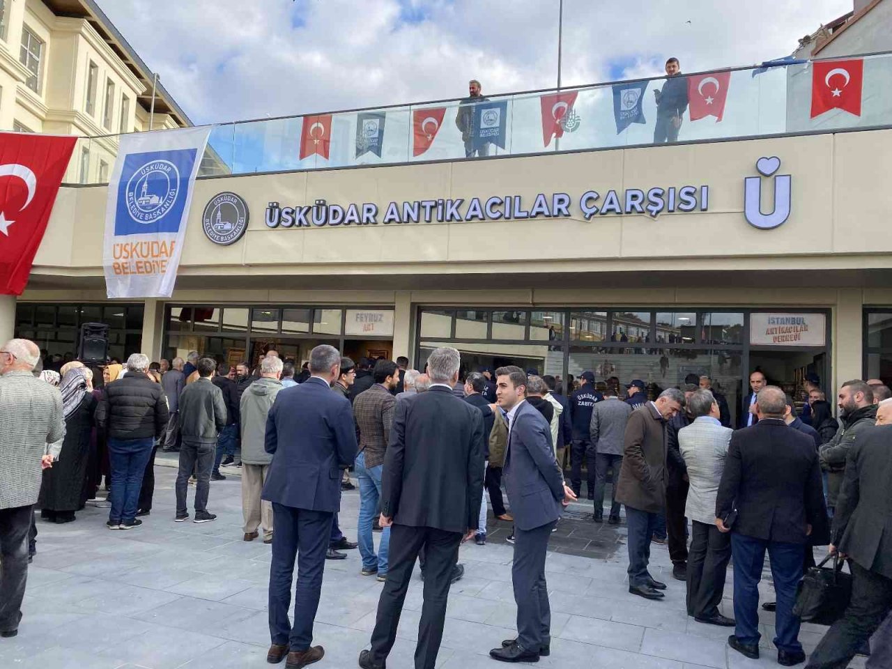 Üsküdar’da, geçmişten izleri bugüne taşıyan Antikacılar Çarşısı açıldı